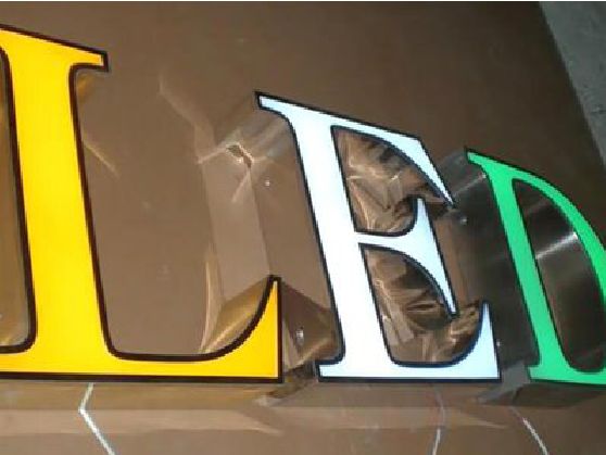 武穴介绍LED招牌的基础知识。