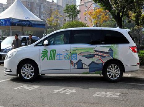 武穴户外车贴喷绘如何保持效果?